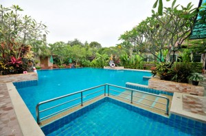 villa wanida garden resort budget hotels Naklua bay