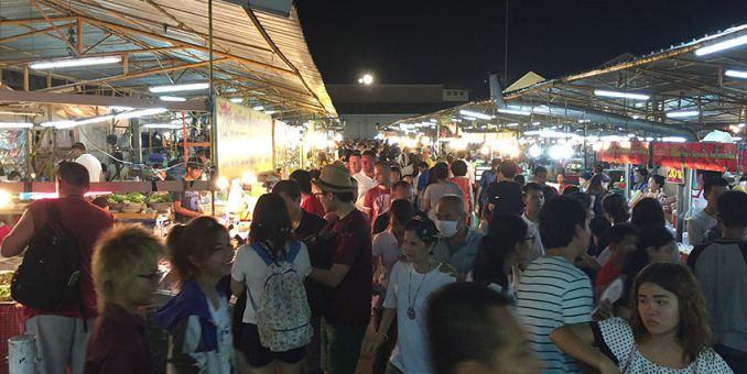 Thepprasit night market food court